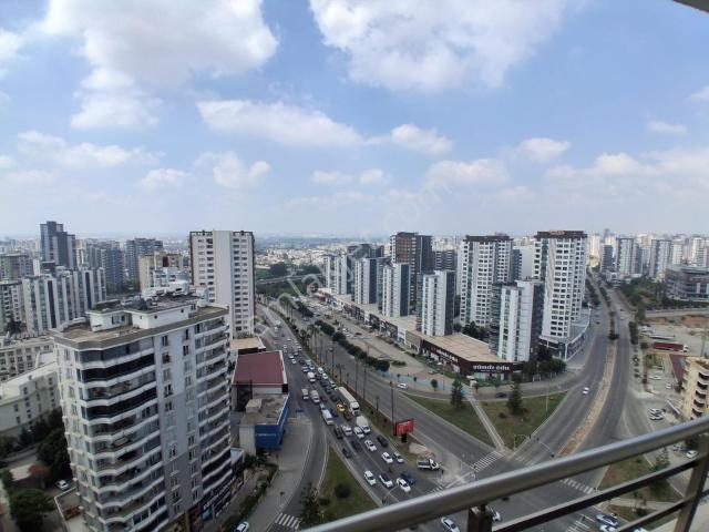 İz'den Bulvar Üzeri Modern Tasarımlı 4+1 Yaşam Fırsatı