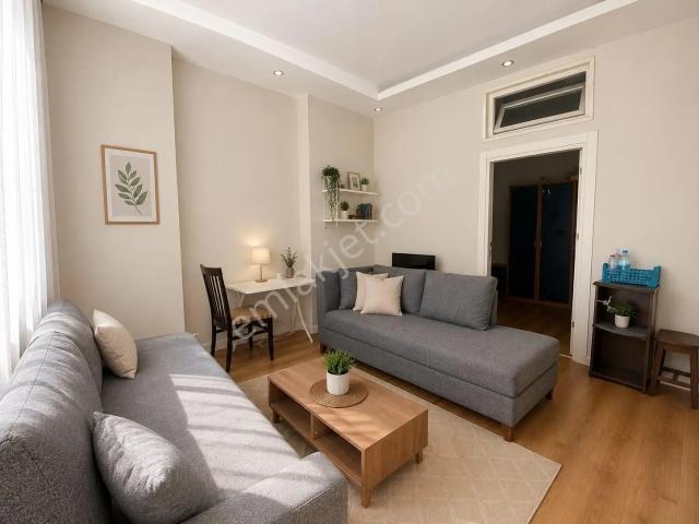 İz'den H.evlerin'de 1+1 Eşyalı Kiralık