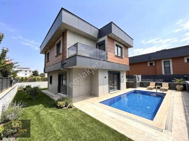 İzka Yapı/ Maxi Avm 500mt Mesafede 3+1 Havuzlu Lüx Villa