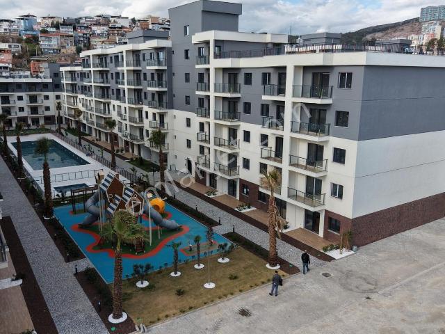 İzka İnşaat Park Yaşam Atlantis Havuz Cepheli Satılık 1+1 Daire