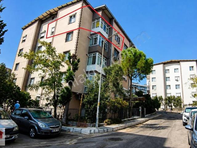 İzkentte Doğalgaz Kombili Bakımlı Temiz 85 M2. 2+1 Daire
