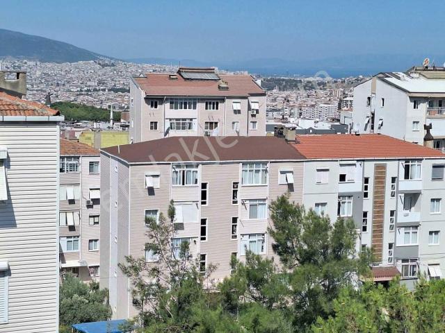 İzmır Buca'da D.gazlı,kapalı Mutfak Satılık 2+1 Daıre