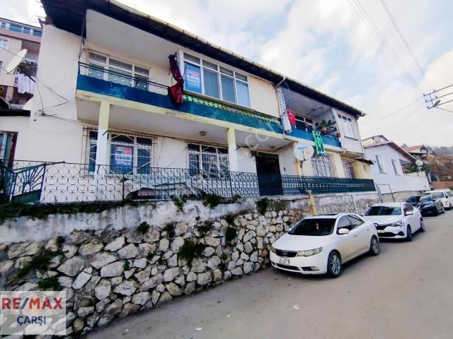 İzmıt Yenıdoğanda 2 Daırelı, Kıra Getırılı Satılık Bına