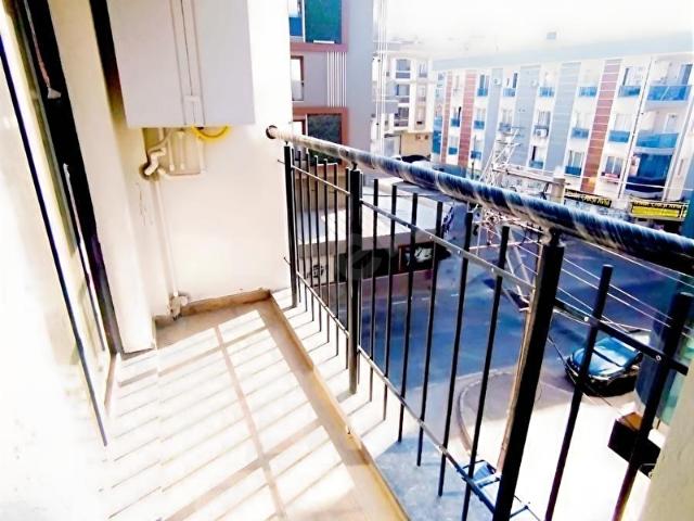 İZMİR BUCA KURUÇEŞME SIFIR ARAKAT 1+1 EŞYASIZ ÜNİV YANI BALKONLU
