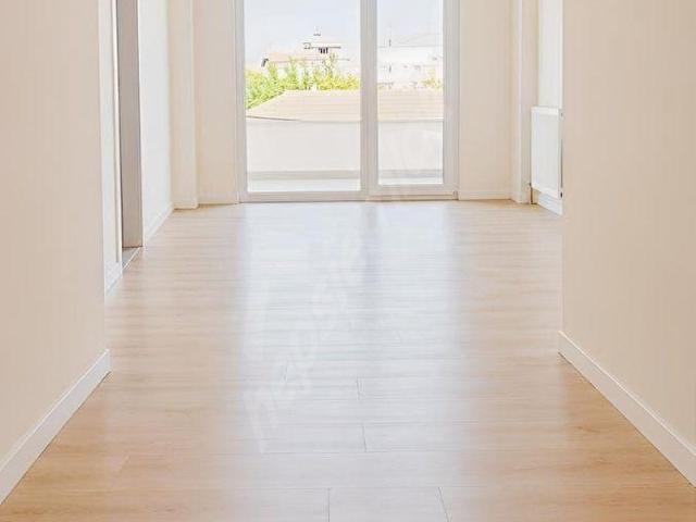 İZMİR BERGAMADA SIFIR 1+1 BALKONLU ARAÇ TAKASLI