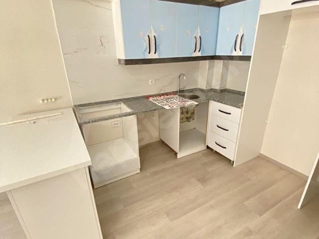 İZMİR BORNOVA MERKEZDE 25000 TL YE 1+1 SIFIR DAİRE