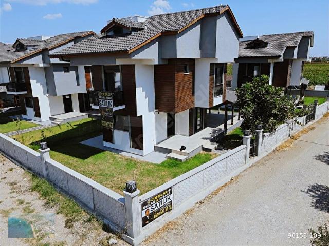 İZMİR DİKİLİ NEFES NOVA SİTESİNDE SATILIK LÜKS VİLLA