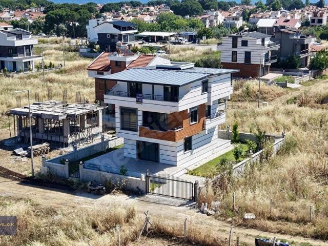 İZMİR DİKİLİ SALİHLERALTINDA MÜSTAKİL VİLLA