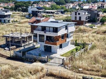 !FİYAT DÜŞTÜ İZMİR DİKİLİ SALİHLERALTINDA 5+1 MÜSTAKİL VİLLA