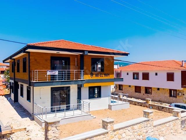 İZMİR FOÇA BAĞARASI MODERN MİMARİ SATILIK SIFIR 2+1 LÜKS DAİRE