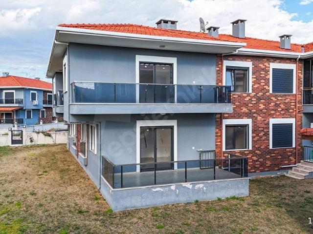 İZMİR FOÇA BAĞARASI SİTE İÇERİSİNDE 2+1 KİRALIK DAİRE