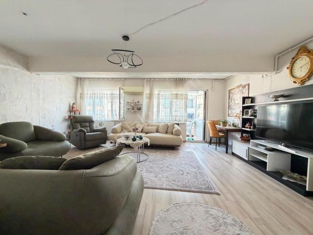 İzmir Cad.üzeri Önü Açık 2+1 100 M2 Ful.öz Aradığınız Satılık Daire