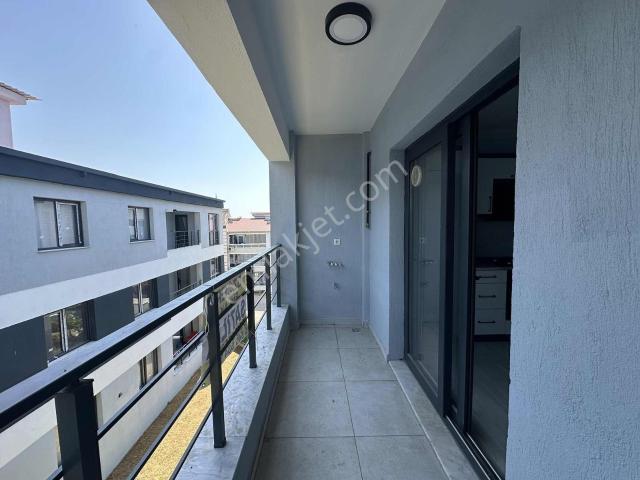 İzmir Aydın Caddesi Üzerinde Çarşıya Yakın 3+1 Daire