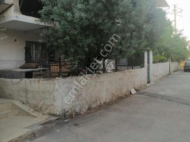 İzmir Bornova Yunus Emre Mahallesinde Satılık Müstakil Ev