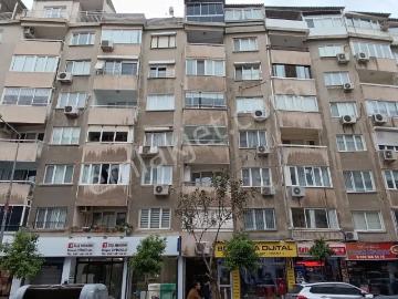 İzmir Bornova Erzenede Merkezi Konum Eşyalı Kiralık 3+1 Daire