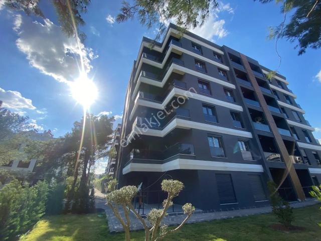 İzmir Bornova Evka 3 Green Hill'de Çam Ağaçları İçinde Satılık 3+1