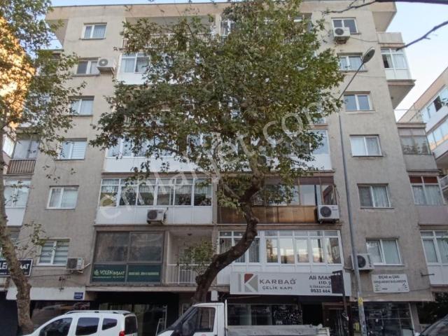 İzmir Bornova Özkaanlar Mah.eşyalı Kiralık Arakat 2+1 Daire