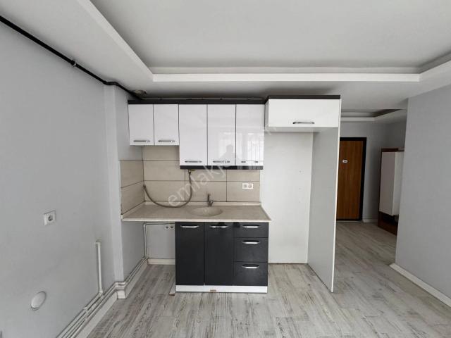 İzmir Bayraklı R. Şevket İnce'de Kiralık 2+1 Daire