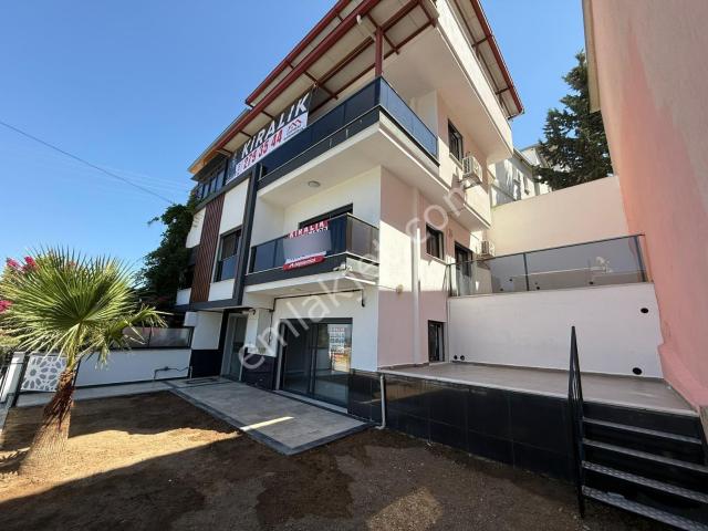 İzmir Balçova Çetinemeç Mah 4+1 8 Yıllık Deniz Ve Doğa Manzaralı Kiralık Villa