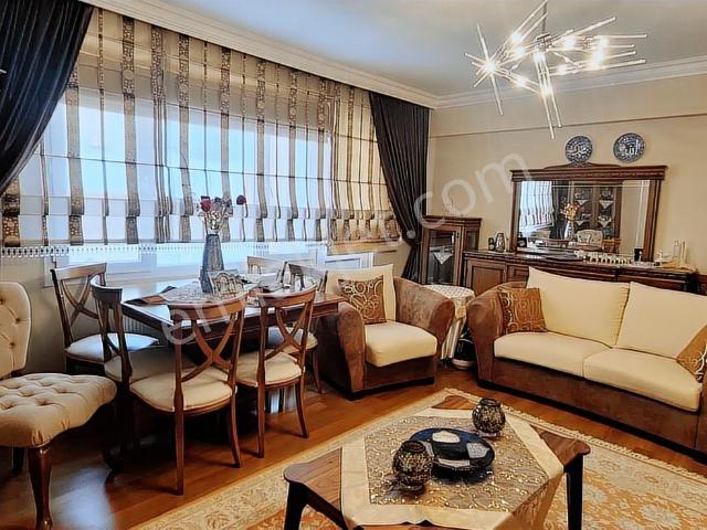 İzmir Balçova Fevzi Çakmak Mahallesinde3+1 Bakımlı Satılık Daire