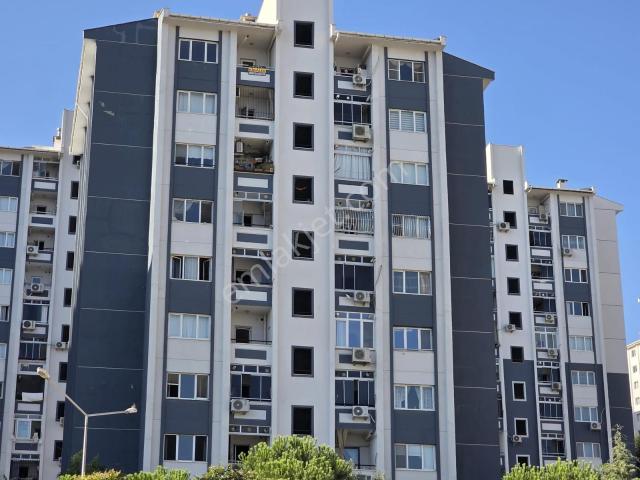İzmir Buca Toki Konutlarında 2+1 Kapalı Mutfaklı Kiralık Daire