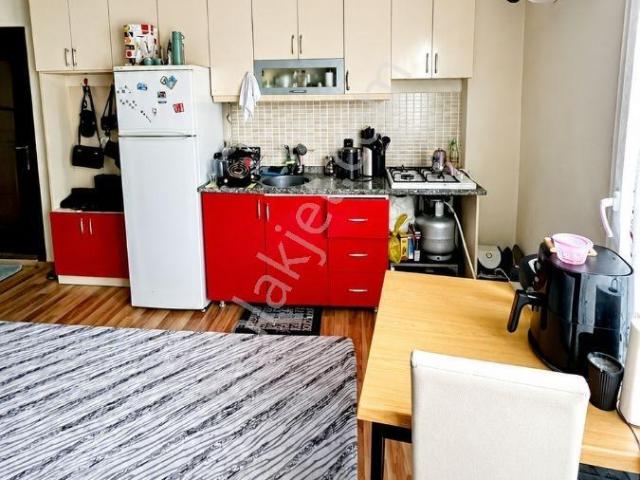 İzmir Buca Yıldız Mah 60 Mk 1+1 Full Eşyalı 4. Kat Klimalı