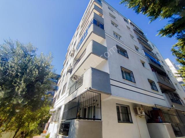 İzmir Buca Yeşilbağlar Mah. 3+1 Sitede Satılık Daire