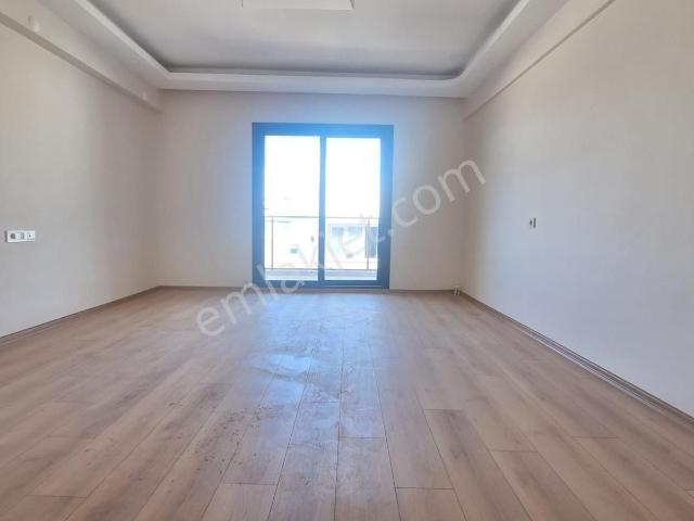 İzmir Buca Çamlıpınar Mh. Kiralık 2+1 Daire