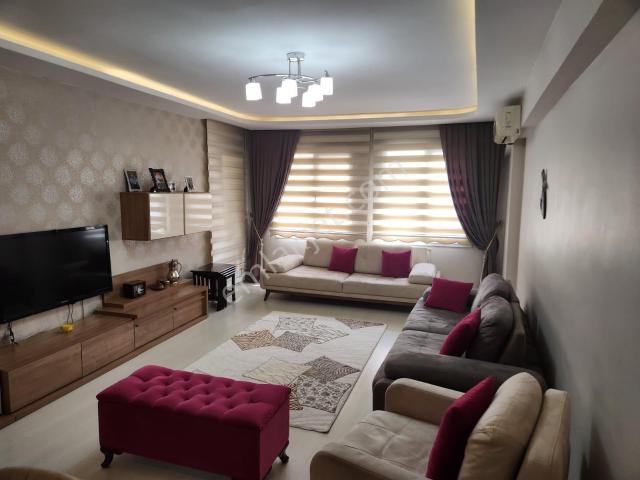 İzmir Buca Güven Mahallesinde Bakımlı Satılık 3+1 Daire