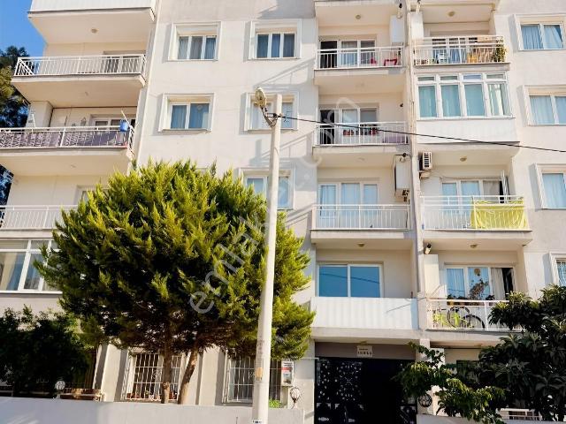 İzmir Buca'da Öğrenciye Kiralık Eşyalı 3+1 Ev