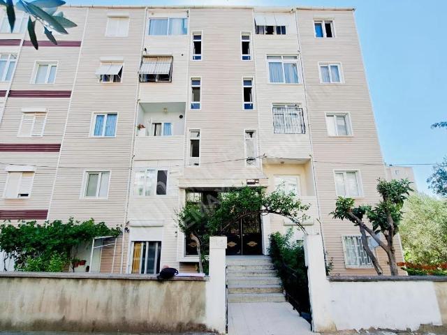 İzmir Buca'da D.gazlı,kapalı Mutfak Kiralık 2+1 Daire