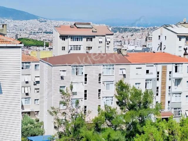 İzmir Buca'da D.gazlı,kapalı Mutfak Satılık 2+1 Daire