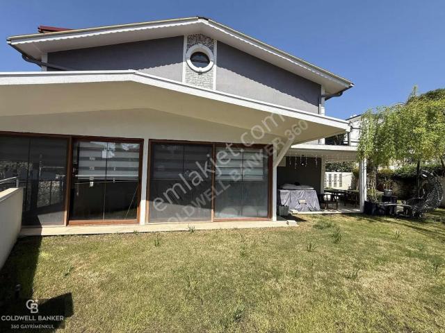 İzmir Gaziemir Beyazevler Mahallesi Satılık 5+1 Villa