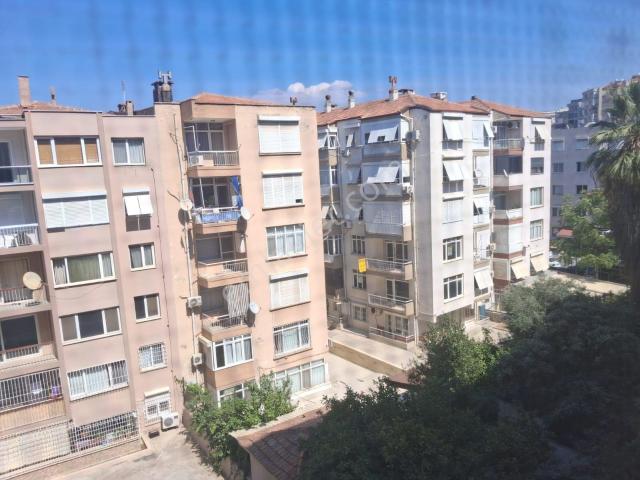 İzmir Güzelyalı'da Satılık 3+1 Açık Otoparklı Daire İnönü Güzelyalı Tarafında Asansörlü