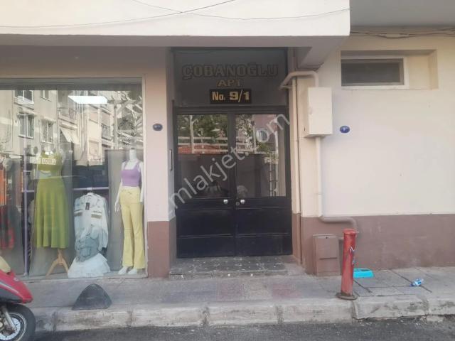 İzmir Güzelyalı'da Sahile Yakın Aydınlık 3+1 Satılık Daire