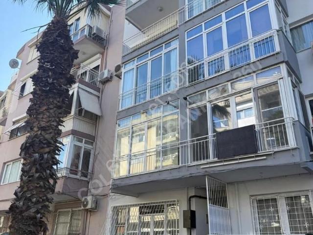İzmir Güzelyalı'nın Merkezinde Tamamı Yenilenmiş 3+1 Daire