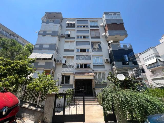 İzmir Demokrasi Üniversitesi Yakınında 3+1 Satılık Daire