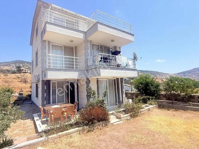 İzmir Dikili Çandarlı Bimeyko 20.sokakta Satılık Müstakil Villa