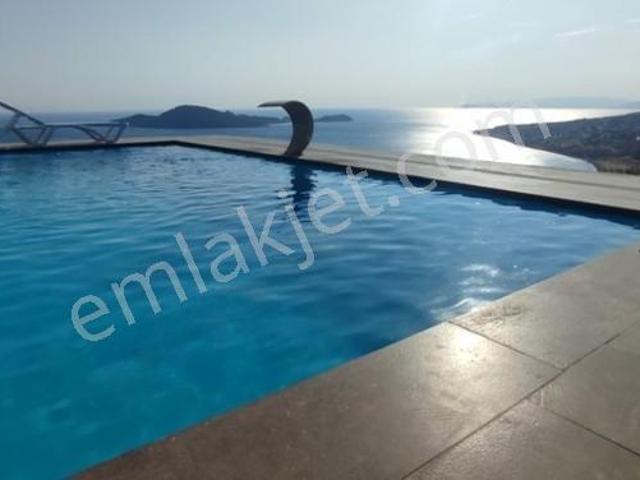 İzmir Dikili Çandarlı'da Satılık Villa