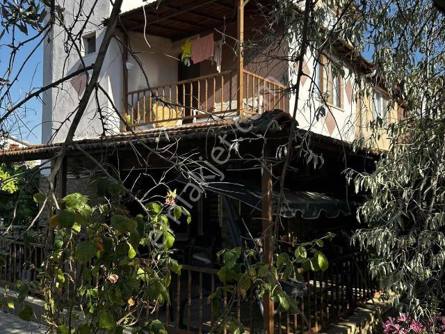 İzmir Dikili De Denize 300 M Kiralık 3+1 Villa