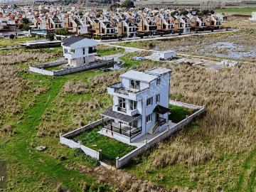 İzmir Dikili Salihler Altında Satılık 4+1 Müstakil Villa