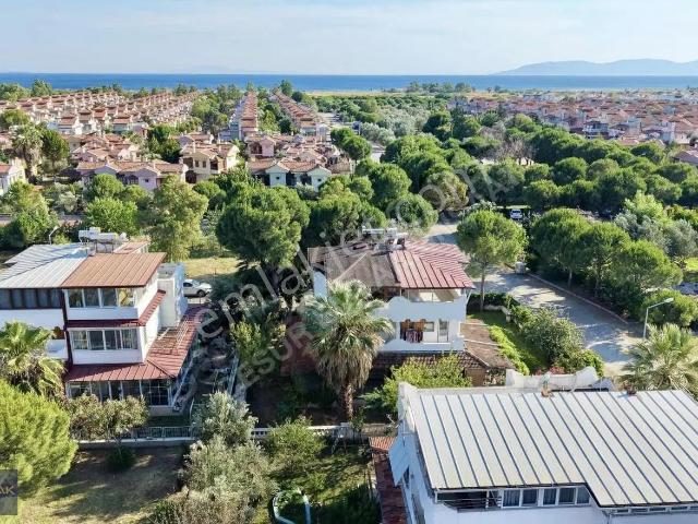 İzmir Dikili Salihleraltında Denize Yakın Villa
