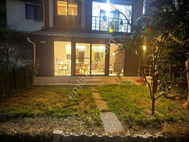 İzmir Dikili Salihleraltında Full Lüks Satılık Villa