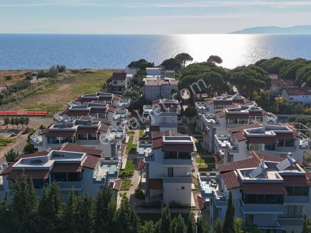 İzmir Dikili Salihleraltında Satılık 4+1 Full Lüks Villa