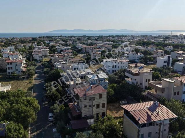 İzmir Dikili Töyko Sitesinde Satılık 4+1 Köşe Villa