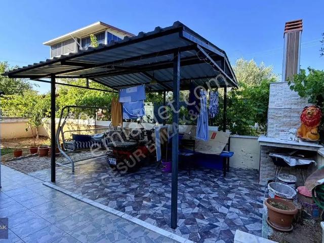 İzmir Dikili Töyko Sitesinde Satılık 4+1 Köşe Villa