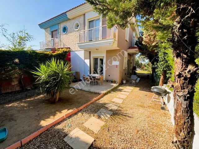 İzmir Çeşme Alaçatı'da 2+1 Kiralık Dubleks Villa