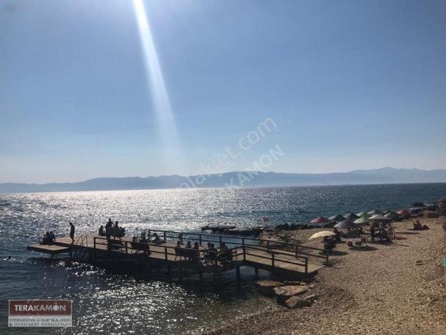 İzmir Çeşme Ayasaranda Denize Sıfır Ortak Havuzlu Sitede Kiralık