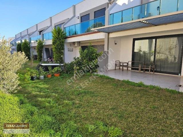 İzmir Çeşme Dalyan Havuzlu Sitede Bahçeli Kiralık Rezidans Daire