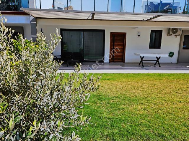 İzmir Çeşme Dalyan Havuzlu Sitede Özel Girişli Rezidans Daire